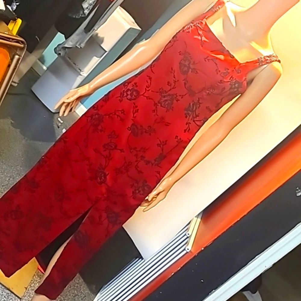 Jeffery & Dora Dark Red Beaded Floral Evening Dress